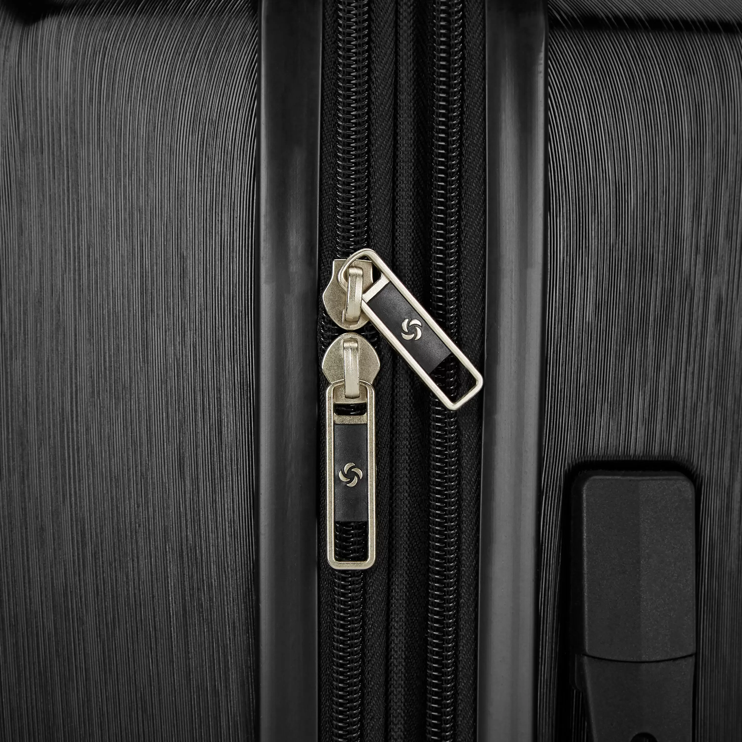 Samsonite Alliance SE Carry-On Spinner